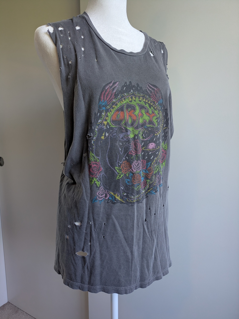 M OBEY Vintage Distressed Graphic Muscle Tank - Charcoal